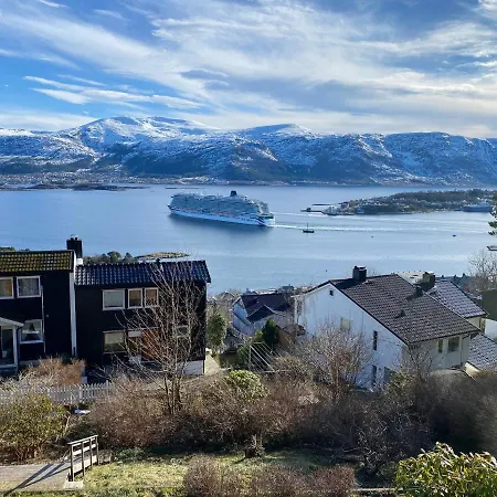 Great Place With View To The Mountains And Fjord Ålesund Exterior photo