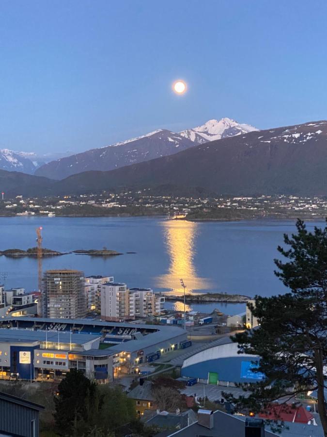 Great Place With View To The Mountains And Fjord